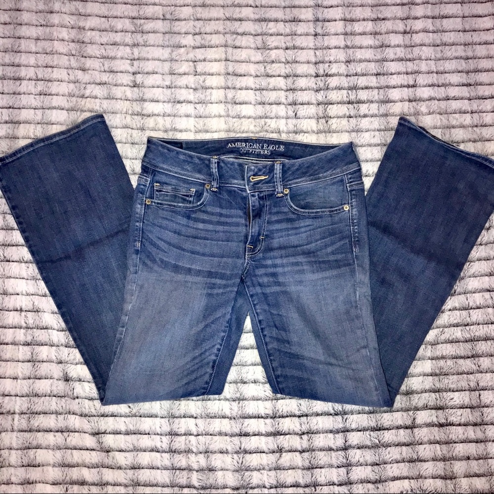 American Eagle Size 8 Kick Boot Jeans